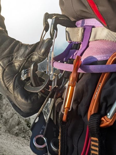  Карабин Вертикаль развесочный Краб черный в Иркутске  